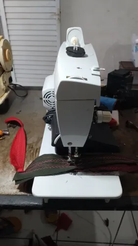 Máquina de costura Singer