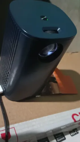 Projetor LED T1 semi-novo