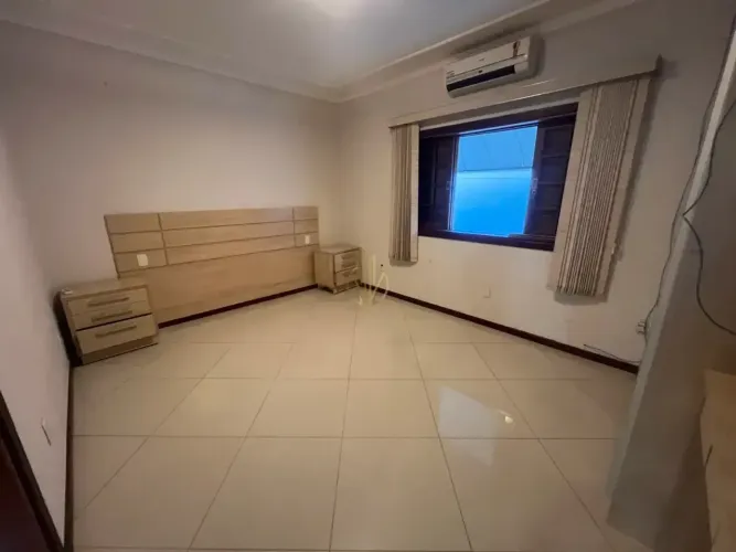 Sobrado para Aluguel Alto Padrão - Jardim Longatto, Mogi Mirim