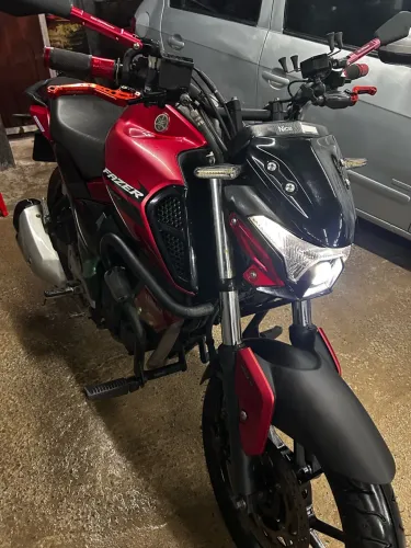 Fazer 150 2023 FZ15 VERMELHO