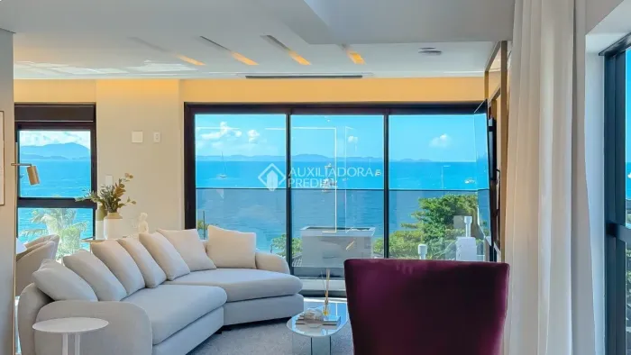 Duplex luxuoso com 4 Suites e vista mar
