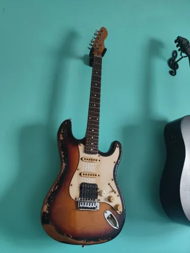 Guitarra elétrica Michael - stratocaster