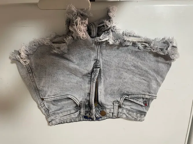 Shot jeans