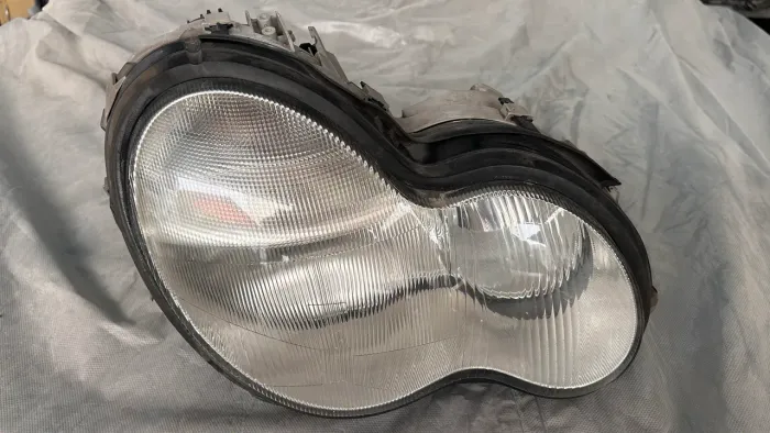 Farol Mercedes L.D xênon W203