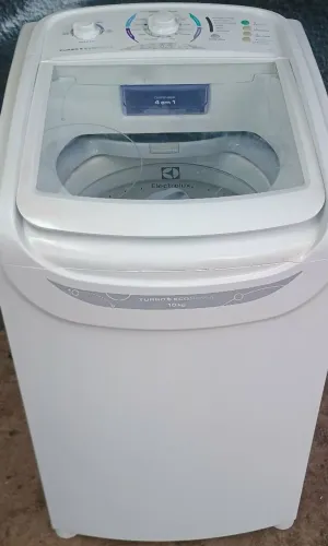 Vendo Máquina marca Electrolux 10kg moderna Roxinha funcionando perfeitamente