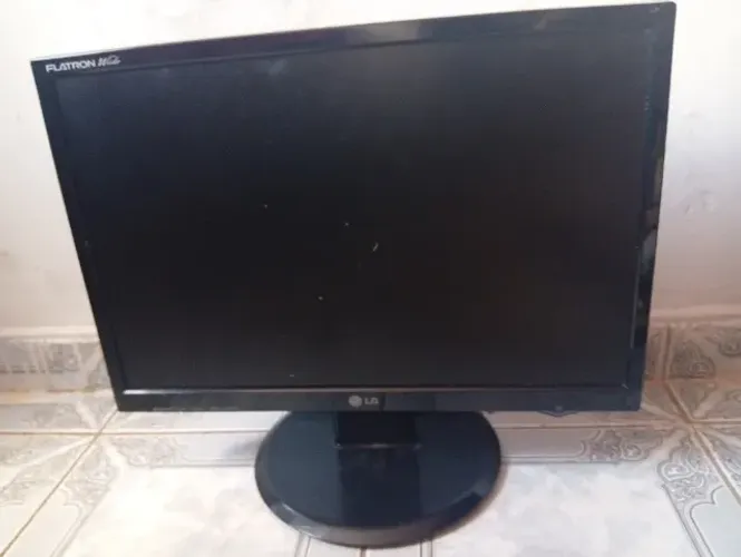 MONITOR LG FLATRON, L196WTQ-BF. 19 polegadas 60-75hz