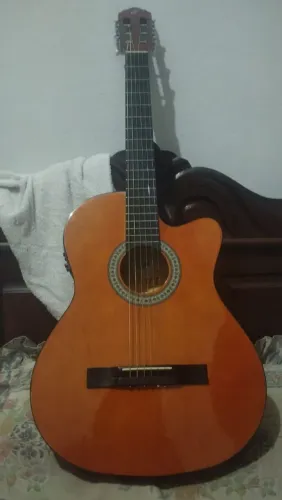 VENDE-SE VIOLAO GIANNINI