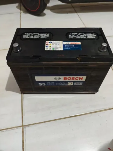 Bateria Bosh 100 amperes semi nova com garantia Valor sem troca 