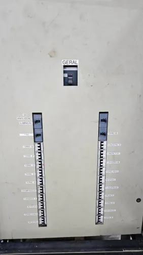 Painel de distribuição 400A