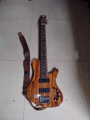 Vendo e troco baixo luthier modelo fodera