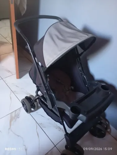 Kit completo carrinho de bebê e bebê conforto marca. tuti baby