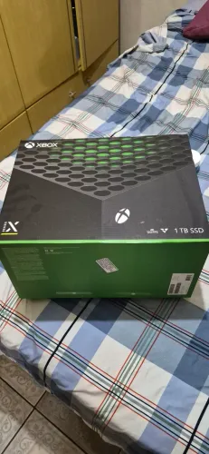 Somente a caixa para Xbox Serius X