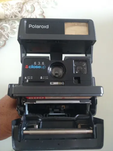 Máquina fotográfica Polaroid 636