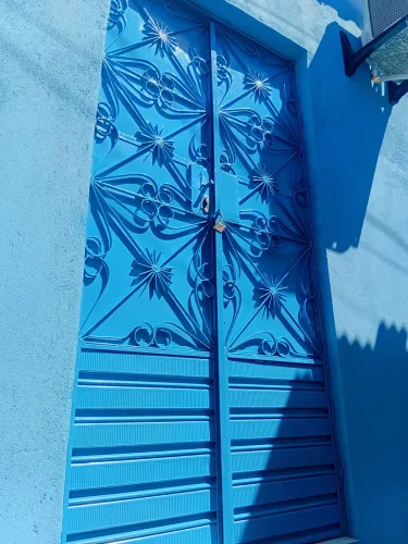 PINTURA DE PORTAS, INSTALAÇÃO DE PORTAS E JANELAS