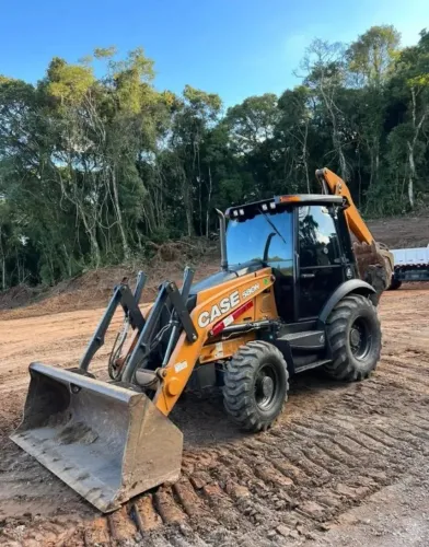 Retroescavadeira Case 580N 2019 - Compre parcelado