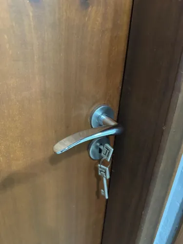 2 Portas completas com caixilho