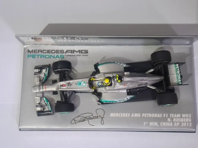 Miniatura Minichamps Mercedes W03 1:43 Nico Rosberg (2012)
