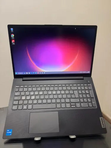 Notebook Lenovo V15 - i5 - 13º Gen - 8 RAM - SSD 256 GB - intel Iris xe - 15P