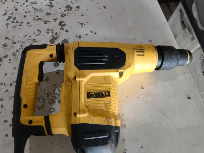 Vendo Martelete Perfurador Rompedor SDS Max 1050W Dewalt D25481K-B2