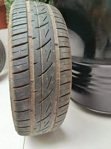 Pneu Firestone F-600 em excelente estado 185/60/R15 - 84H