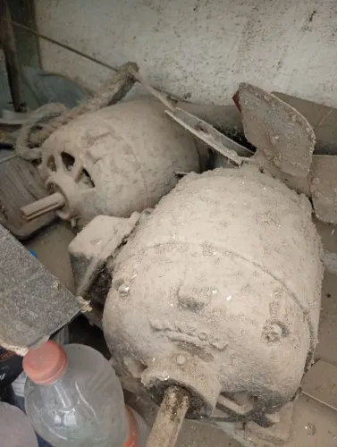 Vendo dois motores trifásicos para manutenção 
