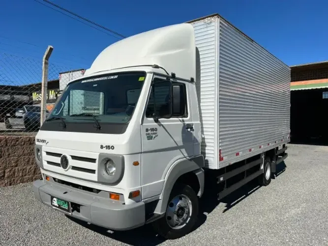 Volkswagen 8-150 Delivery Plus 2011 com Baú de 5,50m