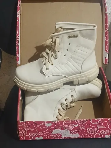 Bota branco off