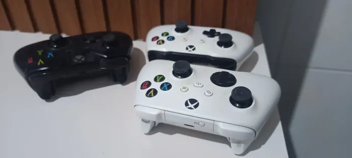 3 CONTROLES XBOX ONE