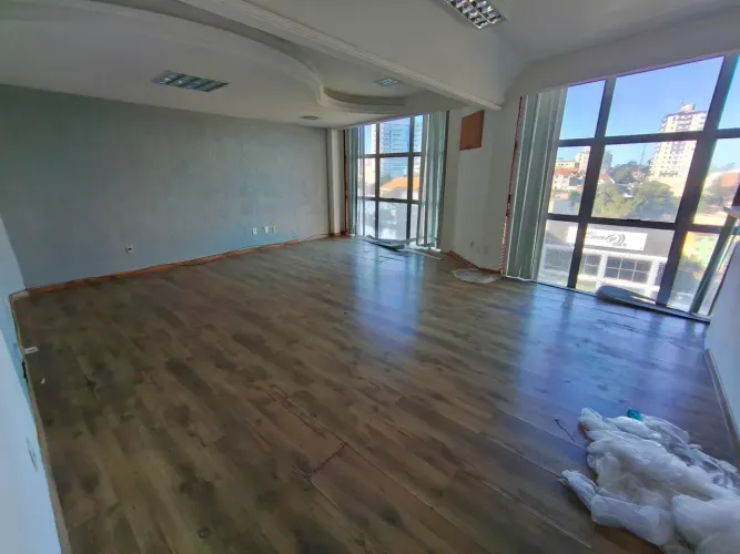 Sala comercial, em prédio com elevador e em local fácil de estacionar Cajueiros - Macaé -