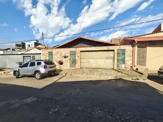 OPORTUNIDADE! LINDA CASA EM ATIMA LOCALIZAAAO NO BAIRRO CIDADE VERDE EM BETIM, 170 DE ARE
