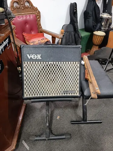 Amplificador Vox Valvetronix VT 30