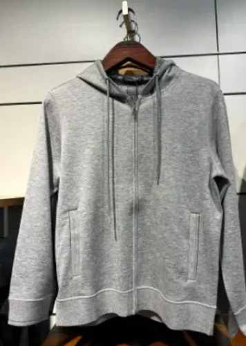 blusa de frio cinza
