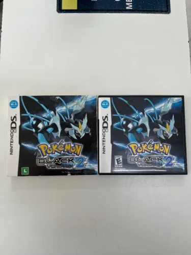 JOGO POKÉMON BLACK VERSION 2 COM LUVA SEMINOVO - DS
