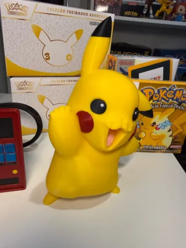 Pikachu Pokémon 3D Gigante - Boneco Decorativo Colecionável