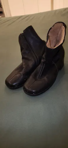 Bota feminina de couro preto legítimo tamanho 38