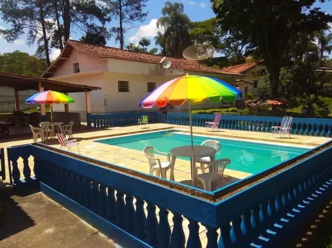 Chácara à Venda em Guararema/SP - Amplo Terreno e Lazer Completo