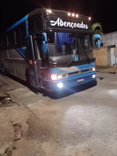 Vede-se ônibus