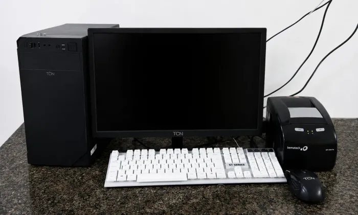 Vendo computador completo+ impressora não fiscal