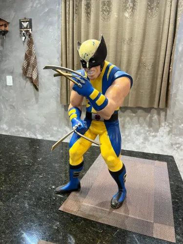 Boneco Wolverine acrílico 30 cm