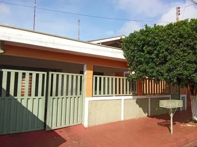 CASA NO CENTRO DE MORRO AGUDO