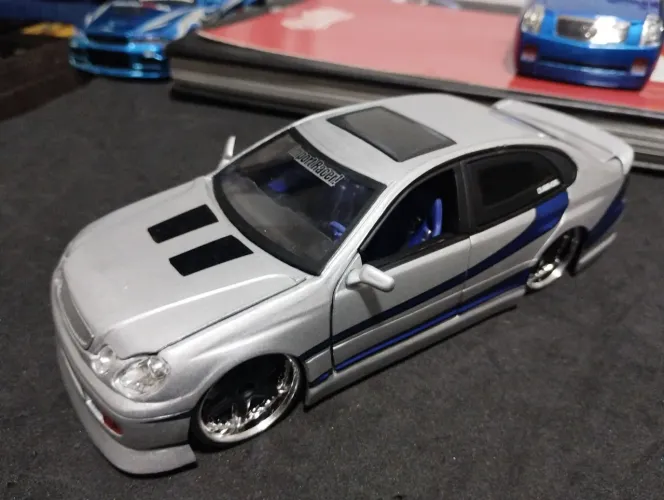 Miniatura antiga Lexus GS 350 1/24