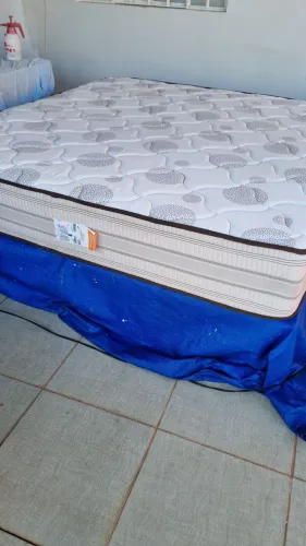 Colchão molas enssacadas muito bem conservado king size ENTREGO