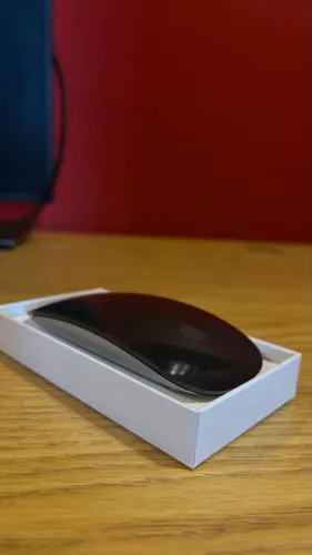 Apple Magic Mouse 2 A1657 - Preto | Superfície Multi-Touch