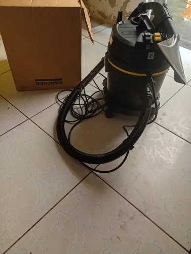 Extratora para fazer limpeza de sofá colchão tapete