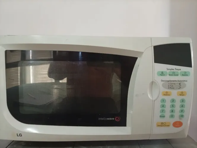 Micro ondas pouco uso 110v LG mod. Intellowave 1050w facilito em até 18 x no cartão