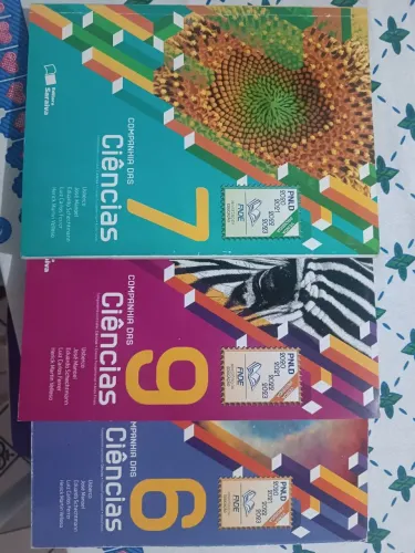 Livros de ciências kit apenas com 6 e 7 e 9 anos (versão aluno)