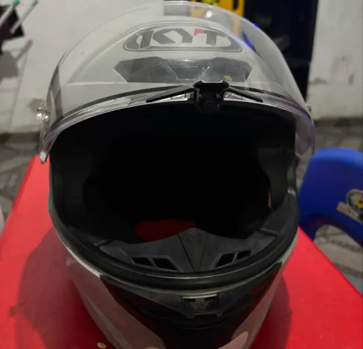 Capacete revo KYT