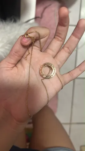 Colar romanel , banhado a ouro .