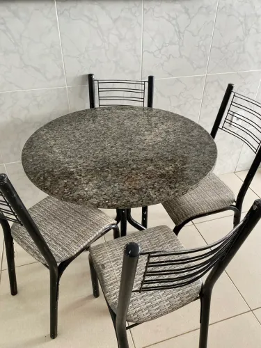 Mesa granito 4 cadeiras