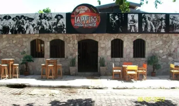 Pousada com 110 leitos em Ponta Negra, 33 quartos, a 200 metros da orla da praia principal